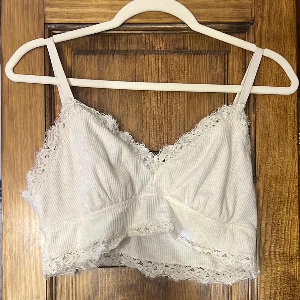 Elegant Cream Lace Aerie Bralette